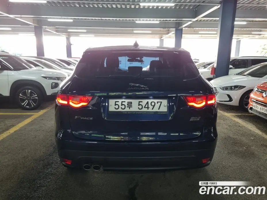 Jaguar F-Pace 2018 2.0 автомат (гидро), фото 4 Jaguar F-Pace 2018 2.0 автомат (гидро), фото 4