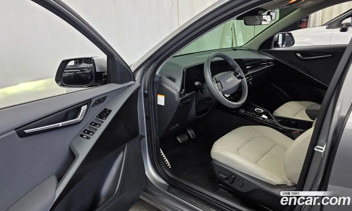 Kia Niro 2022 1.6 автомат (гидро), фото 13