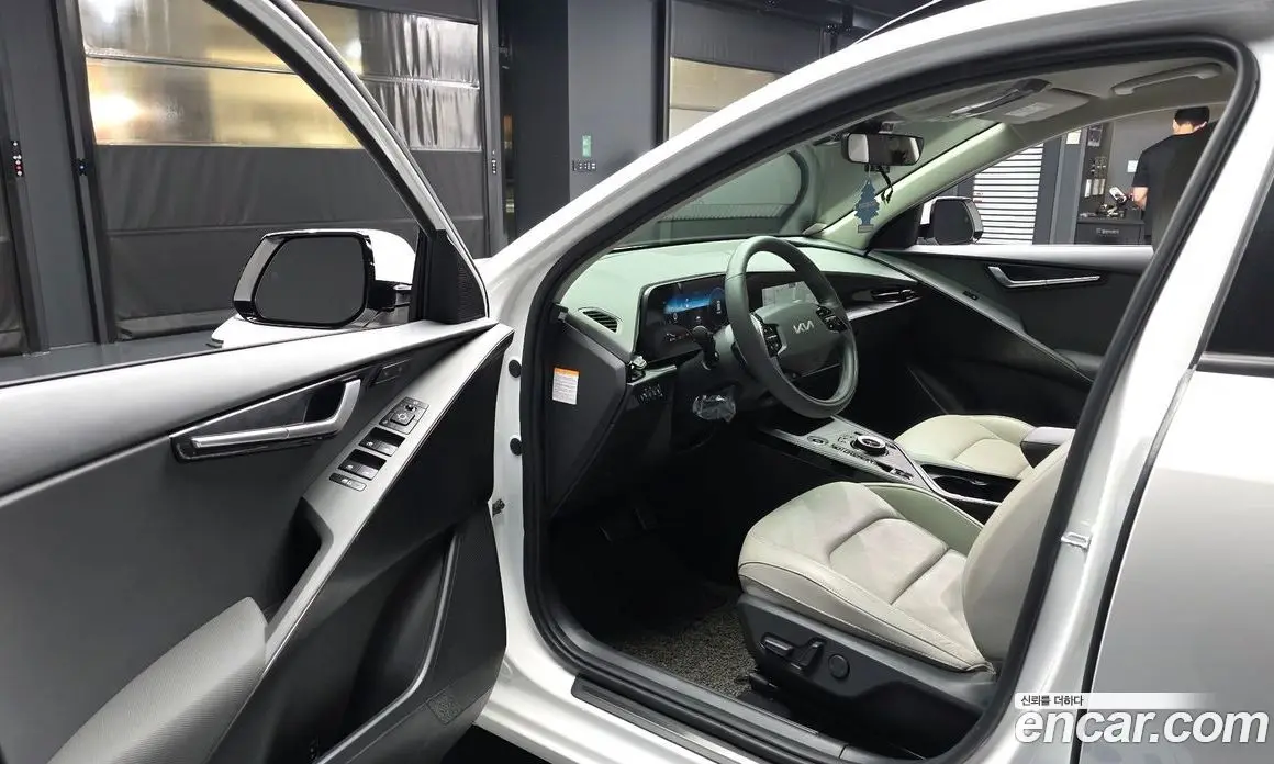 Kia Niro 2022 1.6 автомат (гидро), фото 10