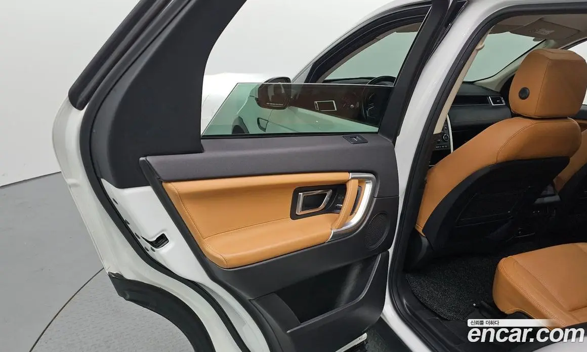 Land Rover Discovery Sport 2018 2.0 автомат (гидро), фото 15