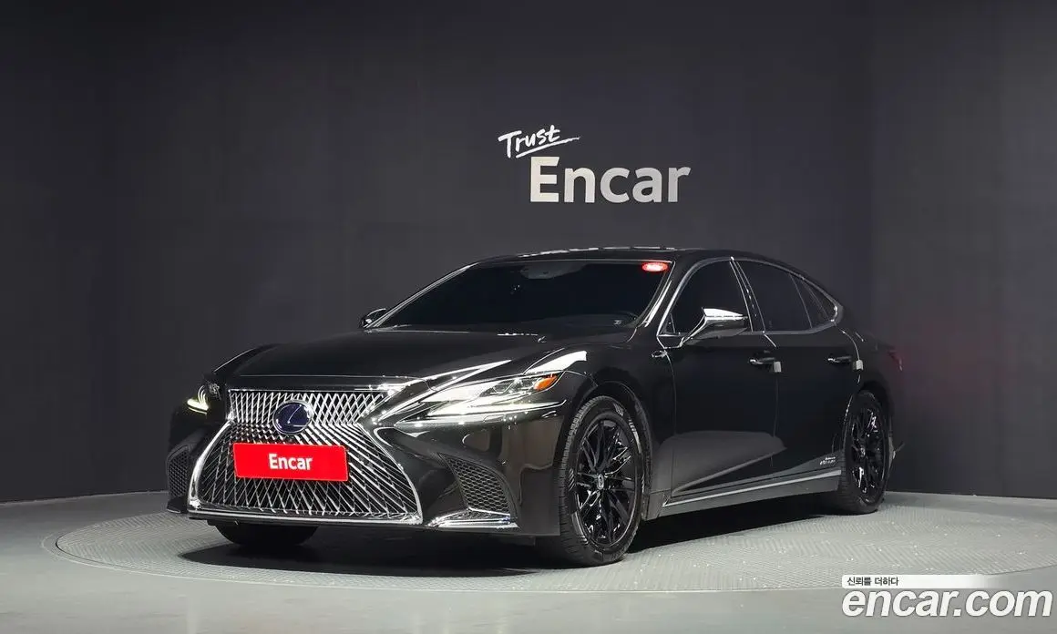 Lexus LS 2018 3.5 автомат (гидро), фото 1 Lexus LS 2018 3.5 автомат (гидро), фото 1
