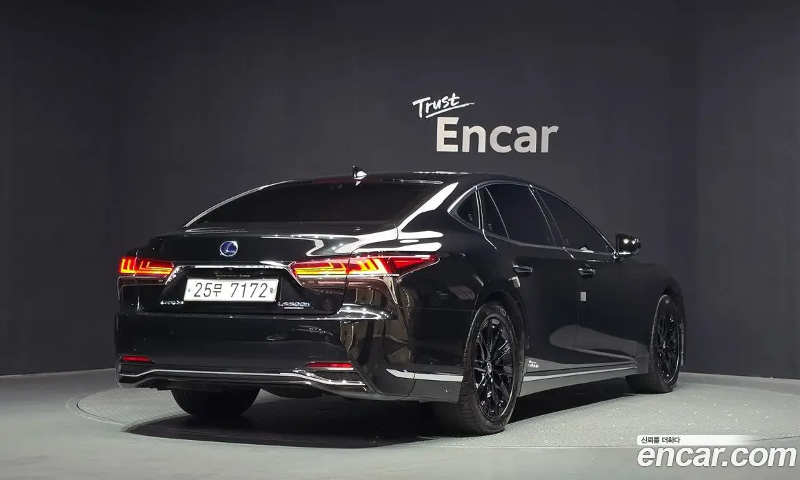 Lexus LS 2018 3.5 автомат (гидро), фото 2 Lexus LS 2018 3.5 автомат (гидро), фото 2
