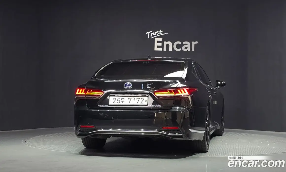 Lexus LS 2018 3.5 автомат (гидро), фото 4 Lexus LS 2018 3.5 автомат (гидро), фото 4