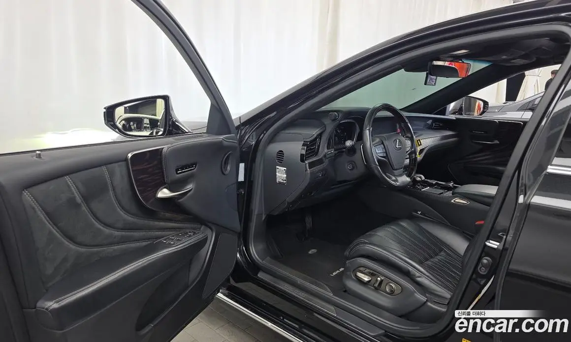 Lexus LS 2018 3.5 автомат (гидро), фото 10 Lexus LS 2018 3.5 автомат (гидро), фото 10