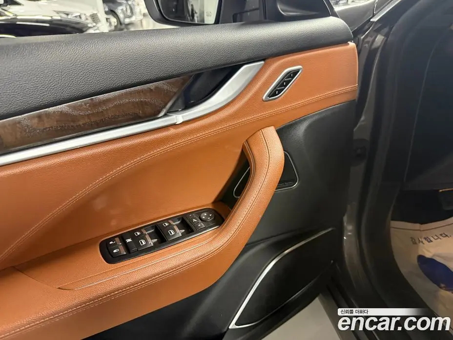 Maserati Levante 2016 3.0 автомат (гидро), фото 11 Maserati Levante 2016 3.0 автомат (гидро), фото 11