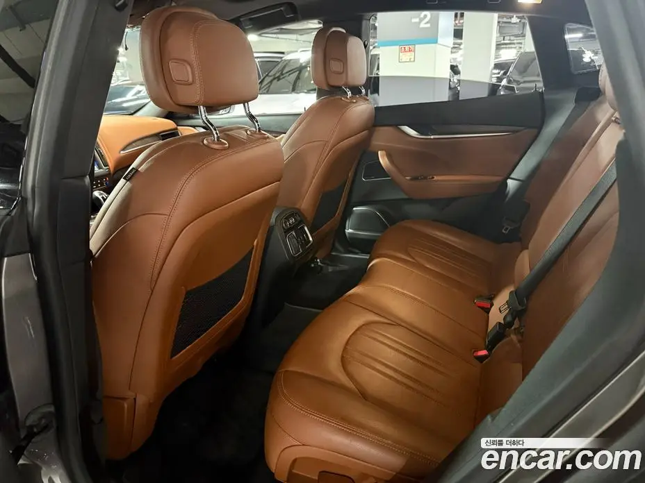 Maserati Levante 2016 3.0 автомат (гидро), фото 10 Maserati Levante 2016 3.0 автомат (гидро), фото 10