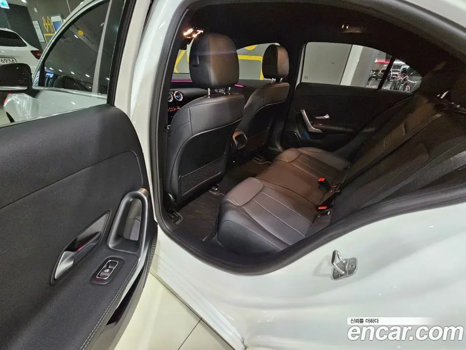Mercedes-Benz A-Class 2024 2.0 гидро, фото 11