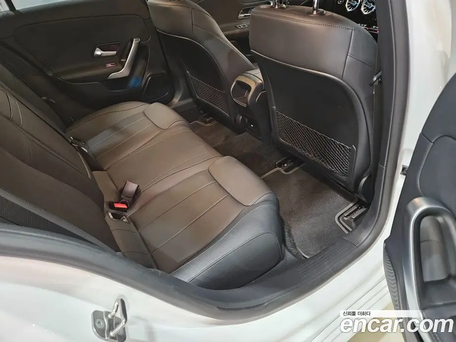 Mercedes-Benz A-Class 2024 2.0 гидро, фото 12