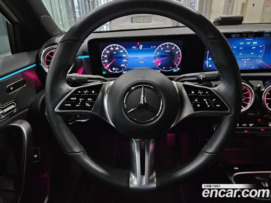 Mercedes-Benz A-Class 2024 2.0 гидро, фото 15