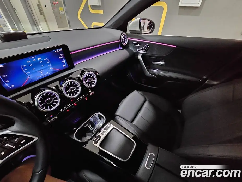 Mercedes-Benz A-Class 2024 2.0 гидро, фото 18