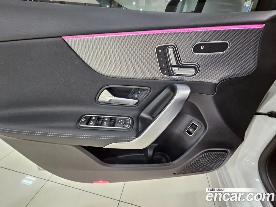 Mercedes-Benz A-Class 2024 2.0 гидро, фото 19