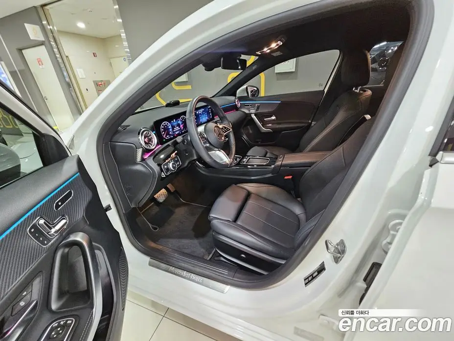 Mercedes-Benz A-Class 2024 2.0 гидро, фото 10