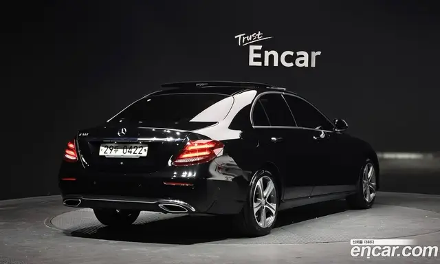 Mercedes-Benz E-Class 2016 2.0 гидро, миниатюра 2
