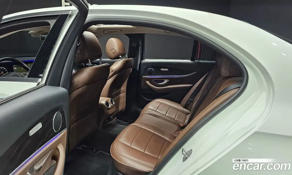 Mercedes-Benz E-Class 2017 2.0 гидро, фото 12 Mercedes-Benz E-Class 2017 2.0 гидро, фото 12