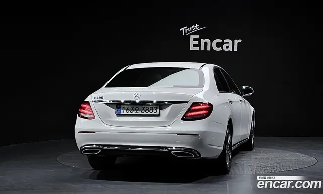 Mercedes-Benz E-Class 2017 2.0 гидро, миниатюра 4 Mercedes-Benz E-Class 2017 2.0 гидро, миниатюра 4