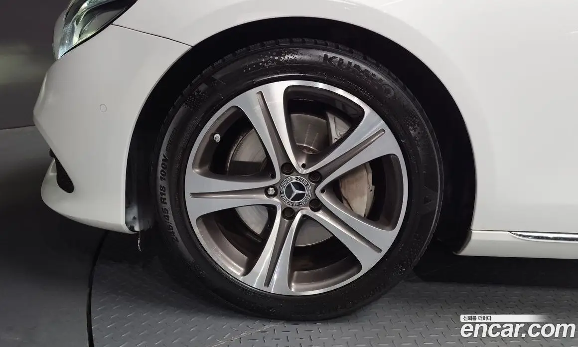 Mercedes-Benz E-Class 2017 2.0 гидро, фото 5 Mercedes-Benz E-Class 2017 2.0 гидро, фото 5