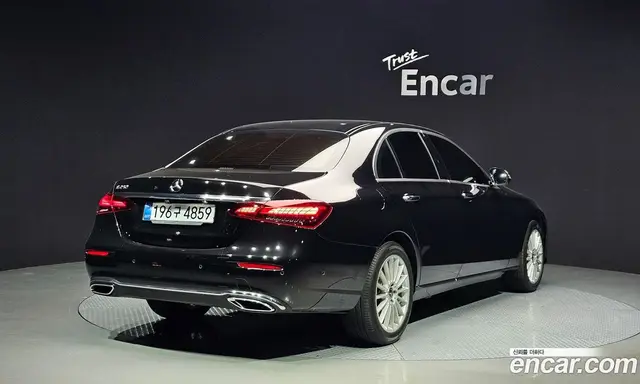 Mercedes-Benz E-Class 2020 2.0 автомат (гидро), миниатюра 2