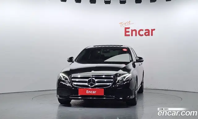 Mercedes-Benz E-Class 2020 2.0 гидро, миниатюра 3
