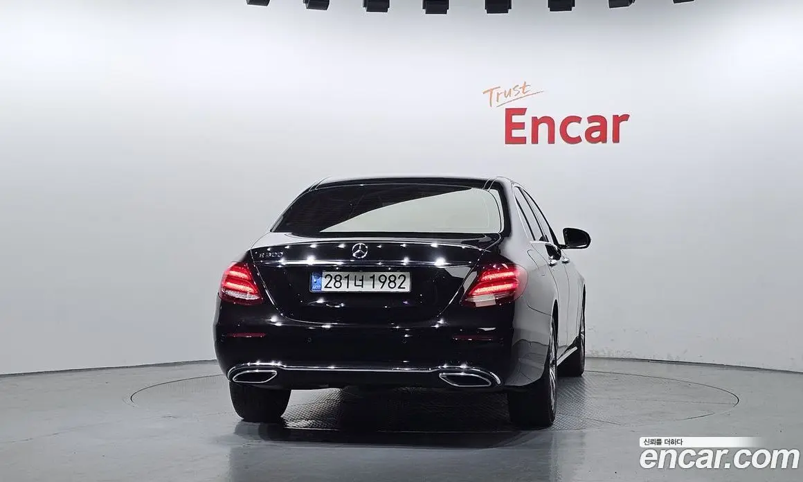 Mercedes-Benz E-Class 2020 2.0 гидро, фото 4