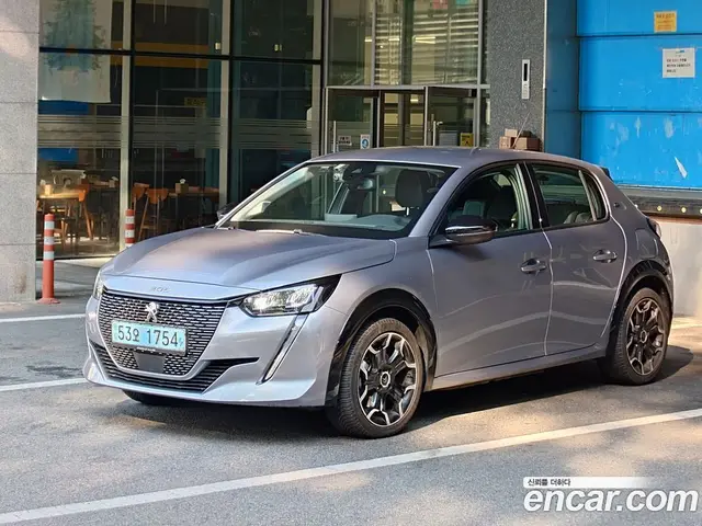 Peugeot 208, 2022, 104 200 км