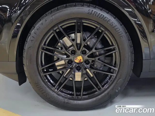 Porsche Cayenne 2024 3.0 автомат (гидро), миниатюра 5