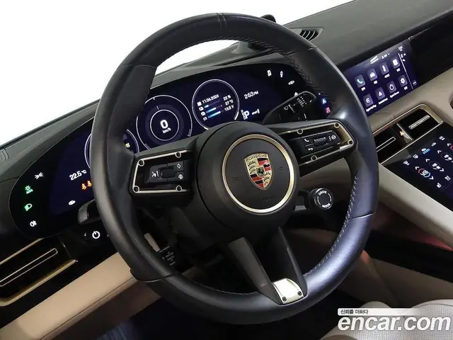 Porsche Taycan 2023 0.1 автомат (гидро), миниатюра 9