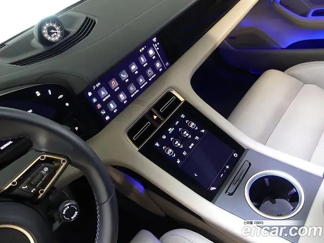 Porsche Taycan 2023 0.1 автомат (гидро), миниатюра 10
