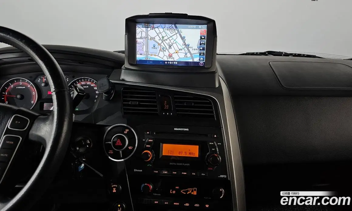 SsangYong Korando 2014 2.0 автомат (гидро), фото 18