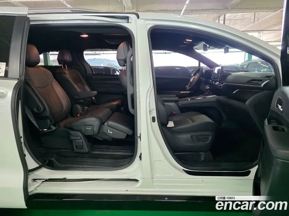 Toyota Sienna 2025 2.5 автомат (гидро), фото 13 Toyota Sienna 2025 2.5 автомат (гидро), фото 13