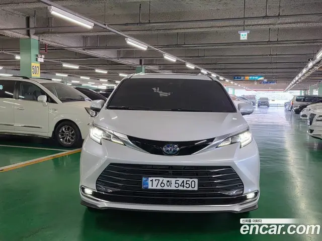 Toyota Sienna 2025 2.5 автомат (гидро), миниатюра 3 Toyota Sienna 2025 2.5 автомат (гидро), миниатюра 3