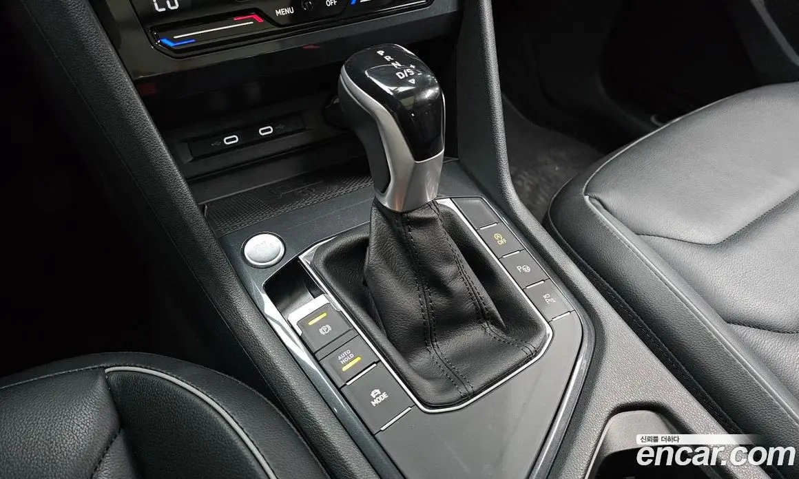 Volkswagen Tiguan 2021 2.0 автомат (гидро), фото 12