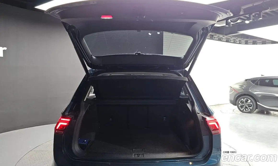Volkswagen Tiguan 2021 2.0 автомат (гидро), фото 26