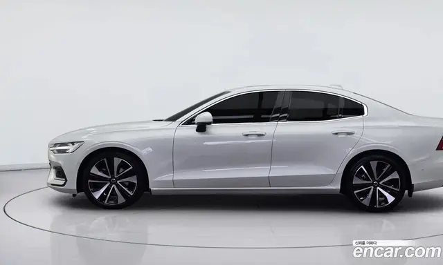 Volvo S60 2022 2.0 автомат (гидро), миниатюра 2
