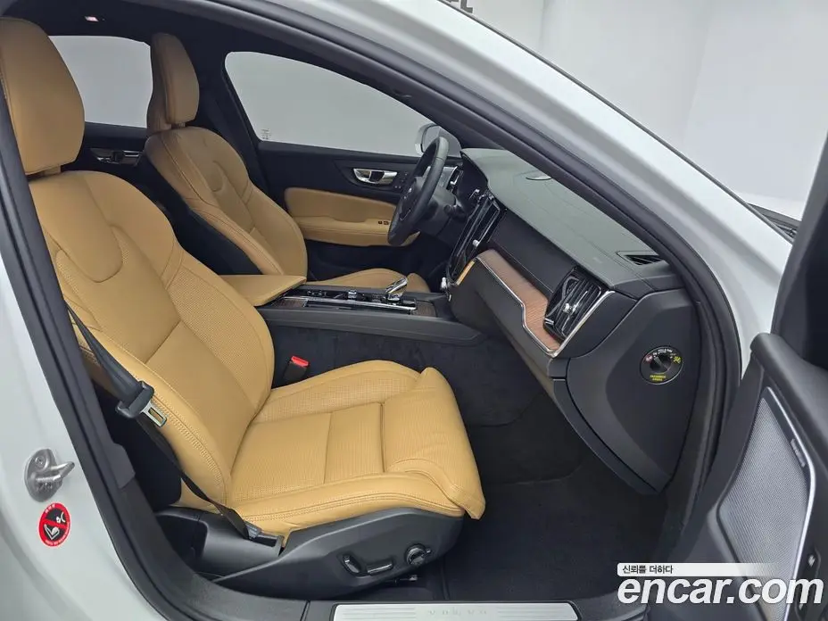 Volvo S60 2022 2.0 автомат (гидро), фото 13