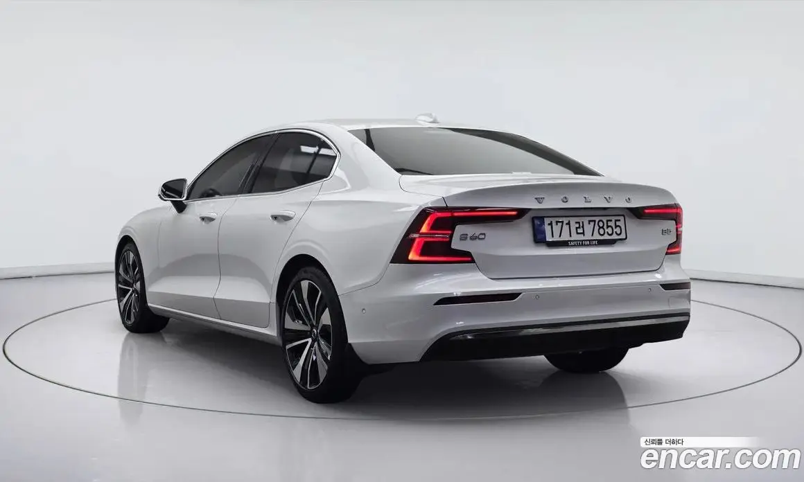 Volvo S60 2022 2.0 автомат (гидро), фото 3