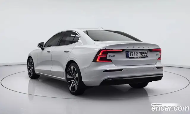 Volvo S60 2022 2.0 автомат (гидро), миниатюра 3