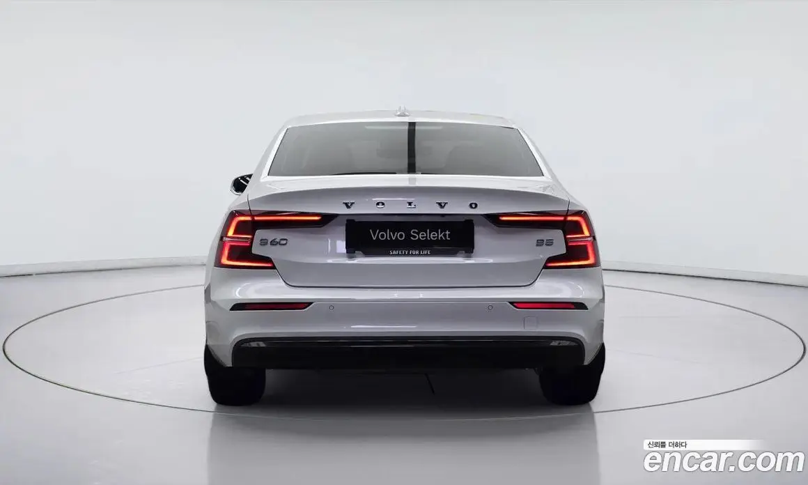 Volvo S60 2022 2.0 автомат (гидро), фото 4