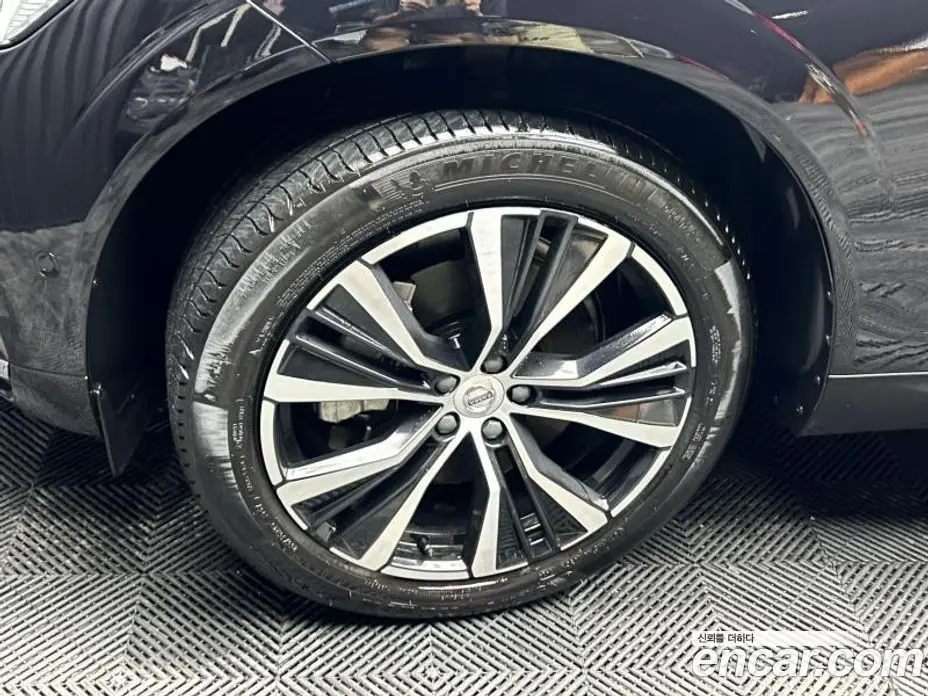 Volvo XC60 2024 2.0 автомат (гидро), фото 18