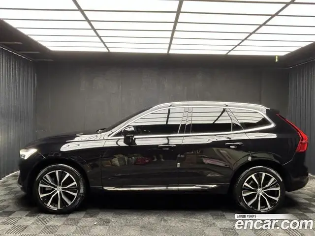 Volvo XC60 2024 2.0 автомат (гидро), миниатюра 3