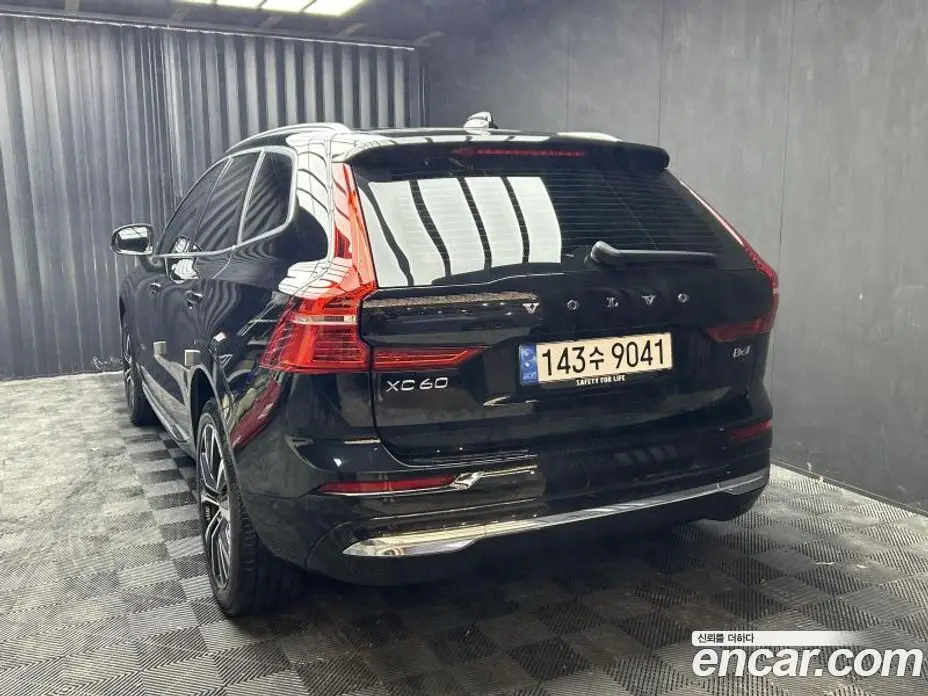 Volvo XC60 2024 2.0 автомат (гидро), фото 4