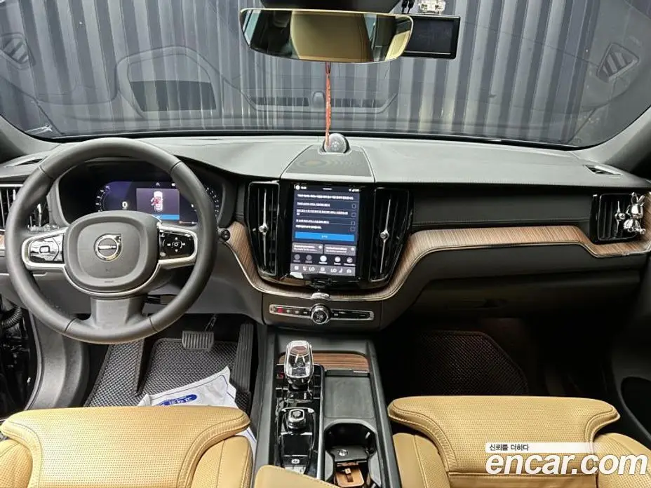 Volvo XC60 2024 2.0 автомат (гидро), фото 6