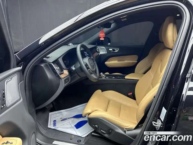 Volvo XC60 2024 2.0 автомат (гидро), миниатюра 7