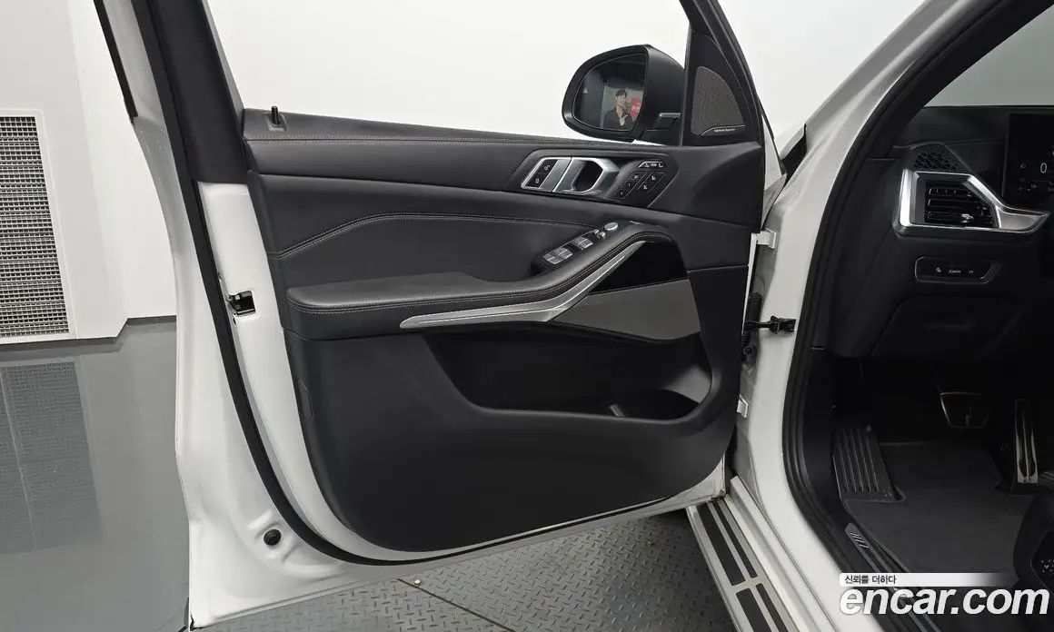 BMW X7 2024 3.0 автомат (гидро), фото 13