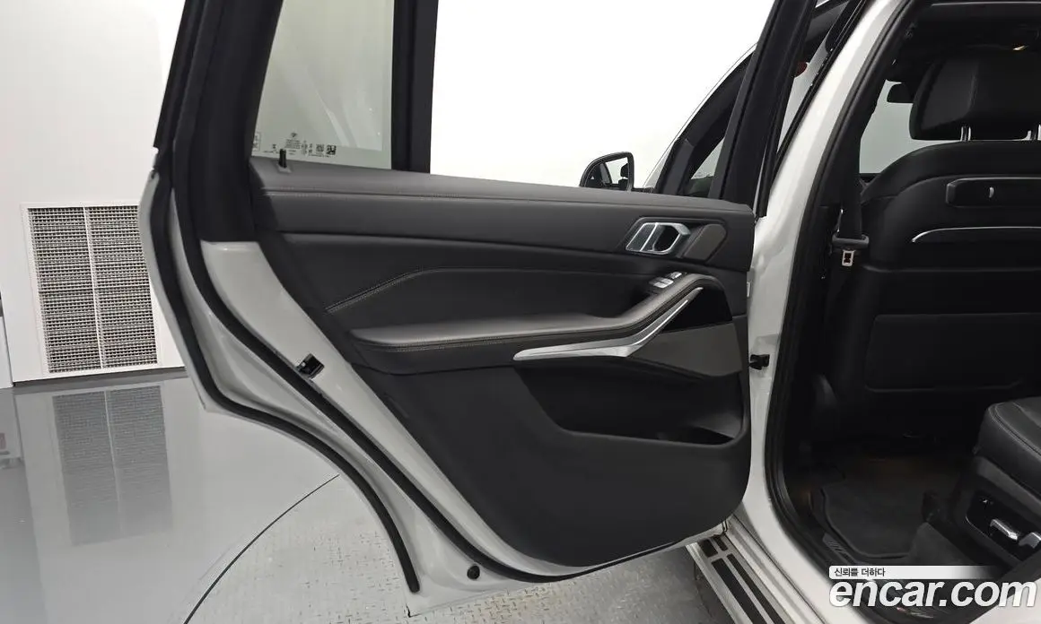 BMW X7 2024 3.0 автомат (гидро), фото 14