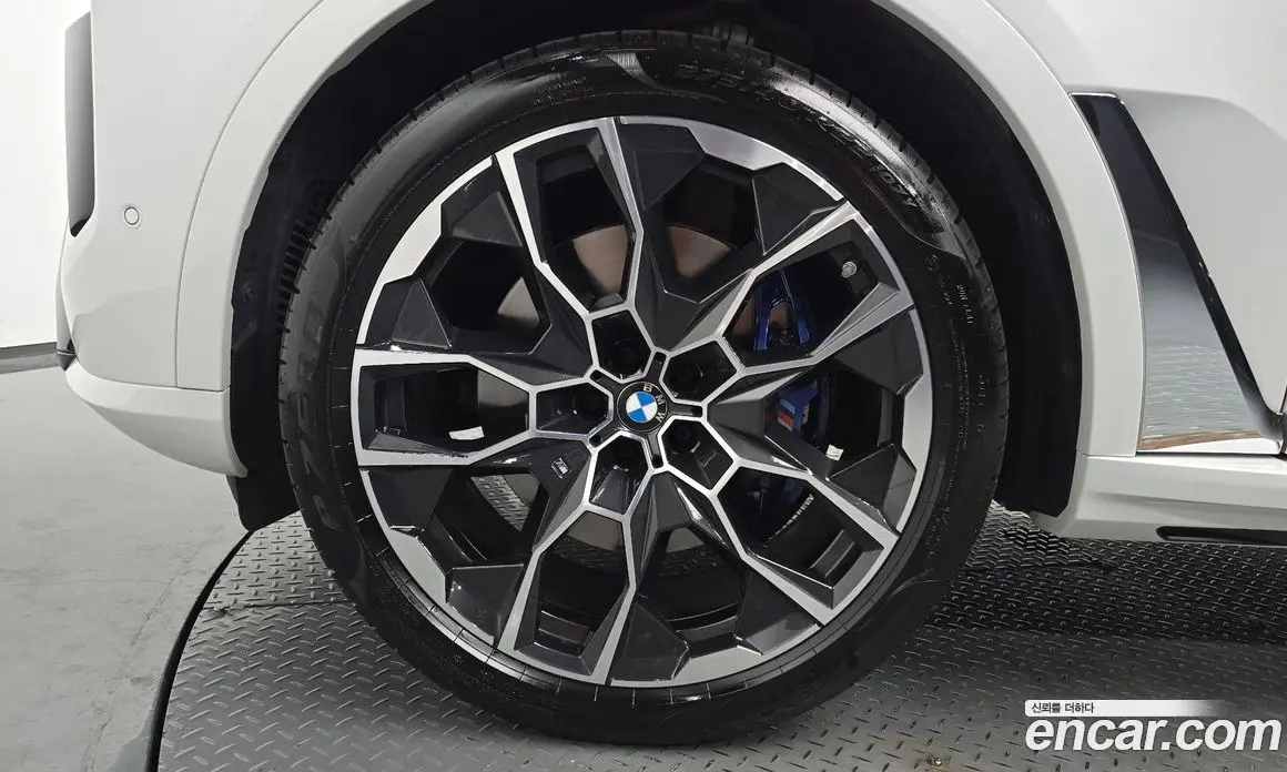 BMW X7 2024 3.0 автомат (гидро), фото 4