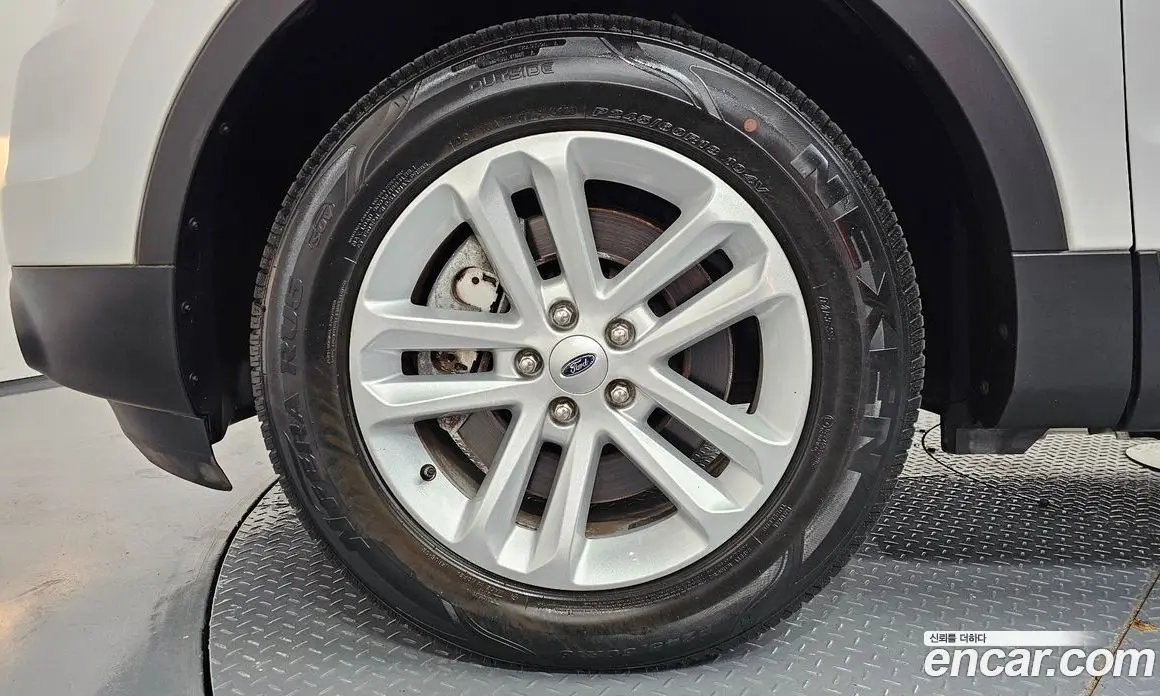 Ford Explorer 2015 2.0 автомат (гидро), фото 5