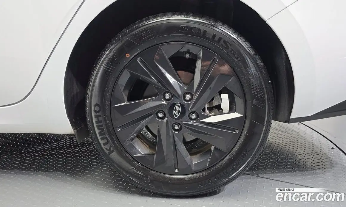Hyundai Avante 2021 1.6 автомат (гидро), фото 7