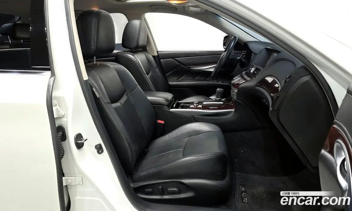 Infiniti Q70 2017 3.7 автомат (гидро), фото 11 Infiniti Q70 2017 3.7 автомат (гидро), фото 11
