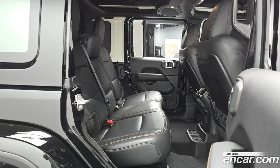 Jeep Wrangler 2025 2.0 автомат (гидро), фото 17