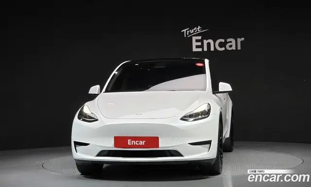 Tesla Model Y 2023 0.2 автомат (гидро), миниатюра 3
